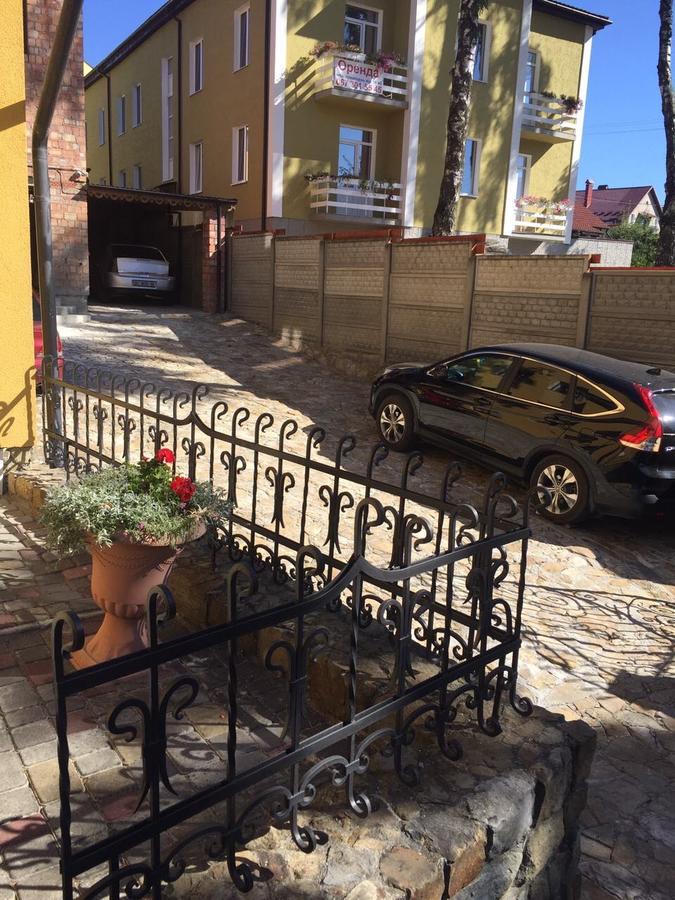 U Zubrytskyh Hotel Трускавец Екстериор снимка
